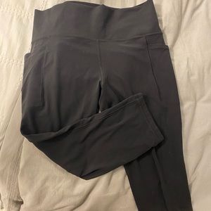 ATHLETA salutation stash pocket tight cropped